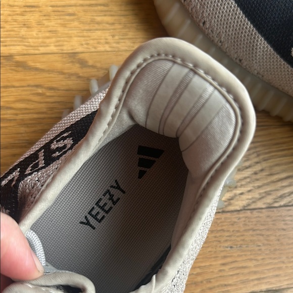 Adidas Yeezy Boost 350 V2 - Gray and Black - Picture 3 of 6